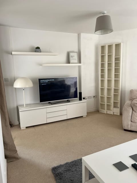 Cosy apartment Cardiff bay 5 mins to centre Apartment in Cardiff