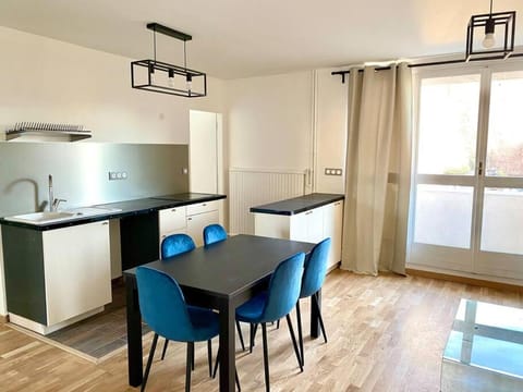 Aux portes de Paris, parking sur place Apartamento in Vitry-sur-Seine