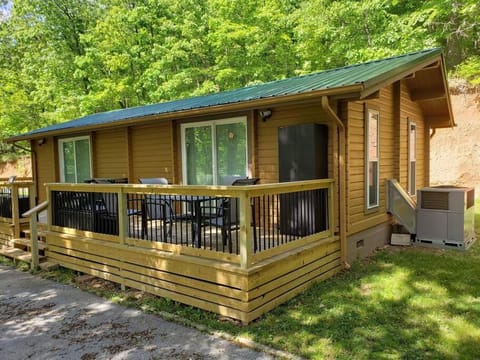 Property building, Patio, Garden, View (from property/room), Balcony/Terrace, Dining area, Garden view