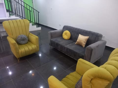 Mega Pavilion Apartment And Suits Gwarinpa Hotel in Abuja