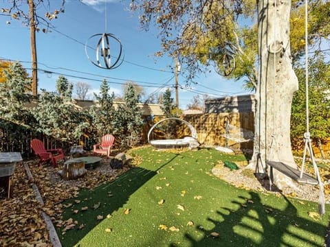 Large Backyard w Hottub Minutes from Liberty Park House in Salt Lake City