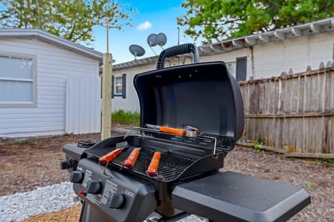 Fire Pit + Grill + 2MI to DT Orlando Haus in Winter Park