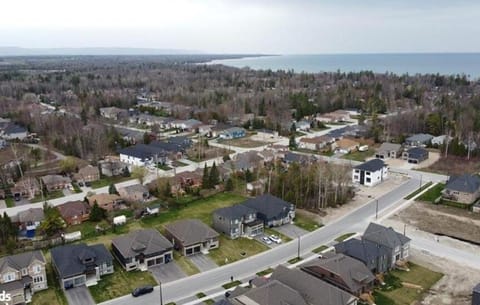 Beatrice Beach House Casa in Wasaga Beach