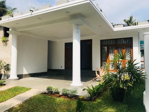 Property building, Spring, Day, Garden, Garden view