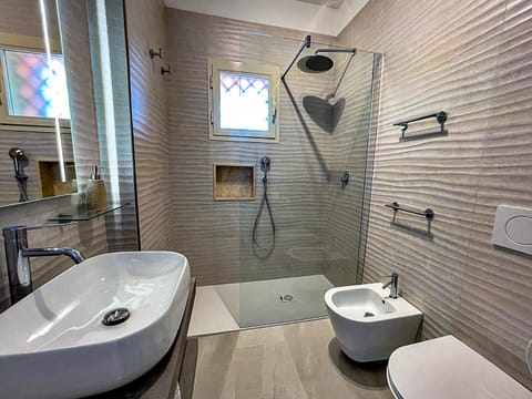 Shower, Toilet, Bathroom, bidet