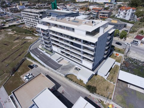 Property building, Day, Neighbourhood, Bird's eye view, City view, Location, Parking