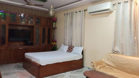 STAY-AT-HOME Paying Guest House Bed and Breakfast in Varanasi