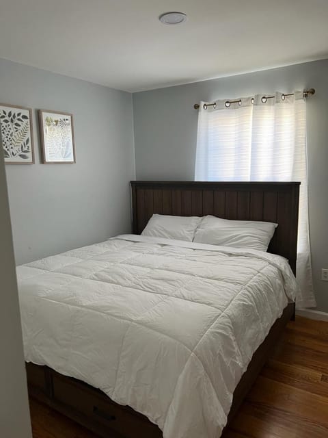 Beautiful 3bdr house Apartment in Newark