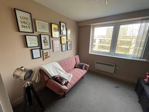 Electra house Apartment in Swindon