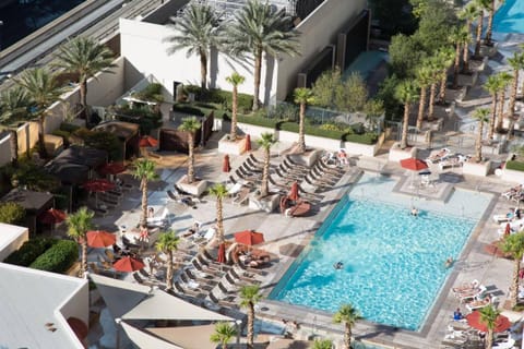 No Resort Fee Strip View Suite + Free Valet + Pool House in Las Vegas Strip