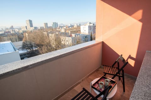 Day, View (from property/room), Balcony/Terrace, City view