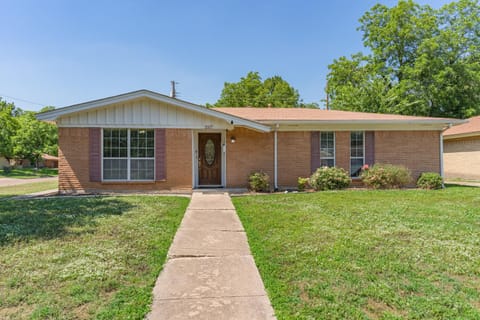 Property building, Facade/entrance, Garden