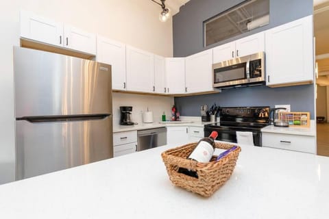 McCormick 5Br-3Ba Luxury Suite for groups of up to 12 guests with Gym access and Optional Parking Condominio in South Loop