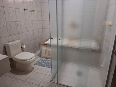 Casa completa com área de lazer próxima ao centro shopping e principais vias de acesso!! Maison in Araraquara