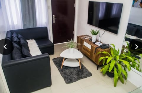 #1 Davao Airport Home 4 bedrooms 2 bathrooms with parking Wifi netflix Haus in Davao City