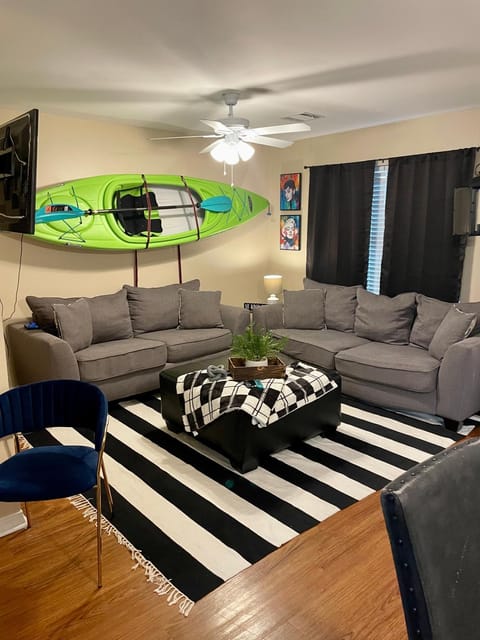 Bayou and Beyond: The perfect stay Condo in Monroe