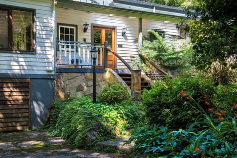 Property building, Facade/entrance, Garden