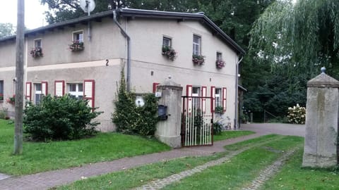 Facade/entrance, Street view