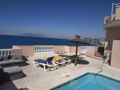 Magnificent Holiday 5 bedroom villa in beach front Villa in Malaga