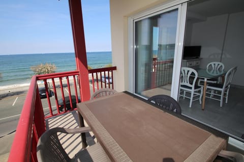 Patio, Natural landscape, View (from property/room), Balcony/Terrace, Beach, Sea view