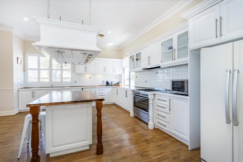 Kitchen or kitchenette, Breakfast, Family, dishwasher, minibar, pet friendly, stove, toaster