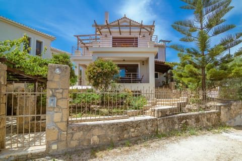 Property building, Spring, Day, Garden, Garden view