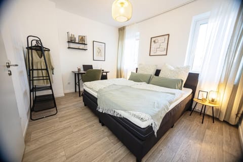 Bloßfeld-Apartments Geräumige Stadtoase mitten im Zentrum mit 3 Schlafzimmern, Gratis Parkplatz, W-Lan, Netflix Apartment in Jena