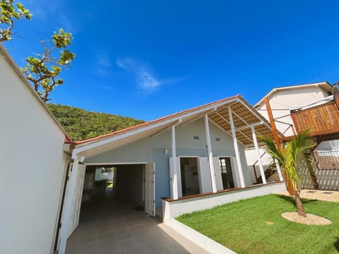 Prainha Beach House House in São Francisco do Sul