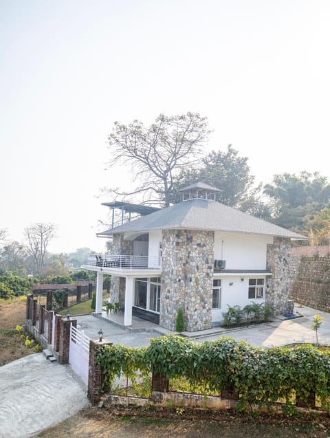 Lazy Fox Hideout - Panoramic View Cottage Villa in Dehradun