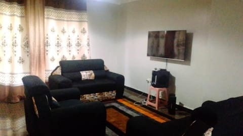 TV and multimedia, Living room, Seating area, Evening entertainment