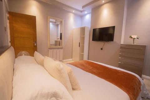 OikosHomes Three Bedroom Flat in London Apartment in London Borough of Southwark