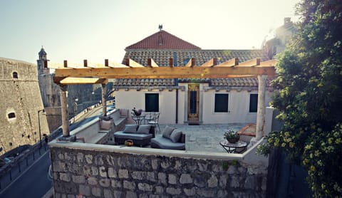 Property building, Balcony/Terrace