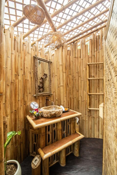 Magical Bamboo House with Breathtaking view Villa in Selat