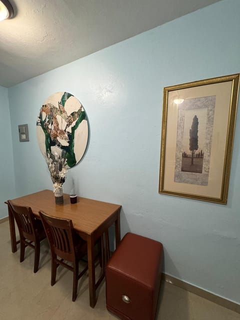 Studio with private entrance and bath sleeps up to 6, Unit 1 Apartment in San Juan