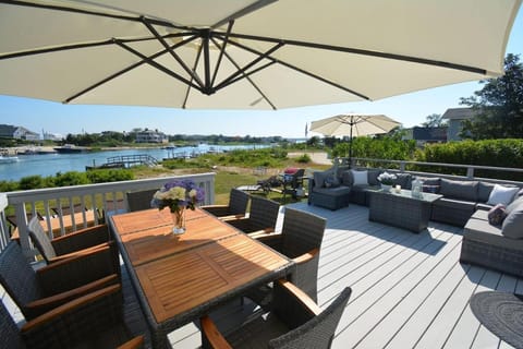 Summer Rental House with Private Beach and 30ft Boat Dock House in The Hamptons