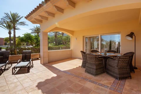 Patio, View (from property/room), Balcony/Terrace, Living room, Dining area