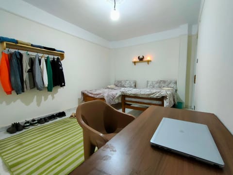 Kemet - a private room at Shared apartment For Men only No Ladies allowed غرفة خاصة في شقة مشتركة للرجال فقط ممنوع السيدات Vacation rental in Alexandria