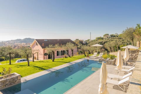 Property building, Natural landscape, Garden, Garden, Garden view, Pool view, Swimming pool, Open Air Bath, sunbed