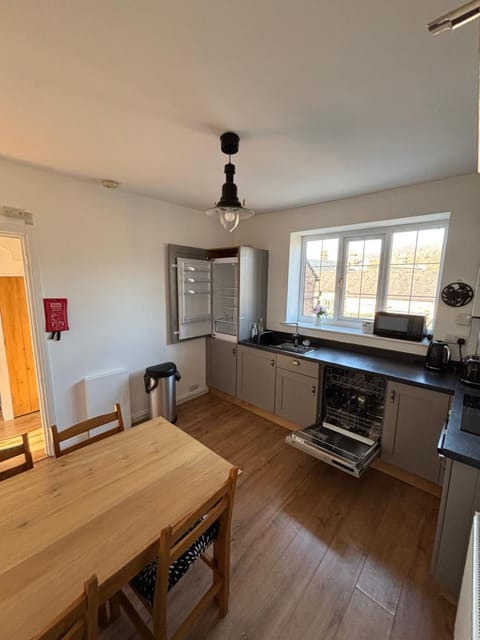 Bakewell - Large Town House in the centre of town Apartment in Bakewell Stand E