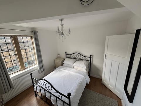 Bakewell - Large Town House in the centre of town Apartment in Bakewell Stand E