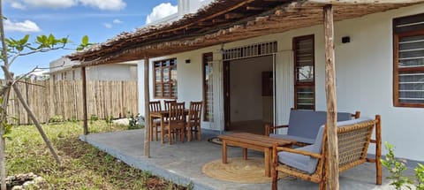 Wine Tails Holiday Home Villa in General Luna