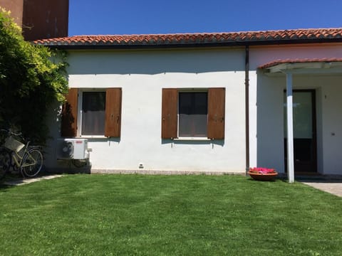 Facade/entrance, Garden, Balcony/Terrace, Floor plan