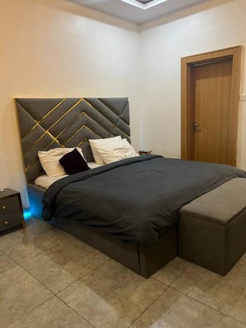 One-bedroom cozy apartment. Condo in Abuja