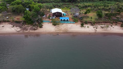 Cabaña Doña Angela Playa- Frente del rio Paraná 25 personas House in Corrientes Province, Argentina