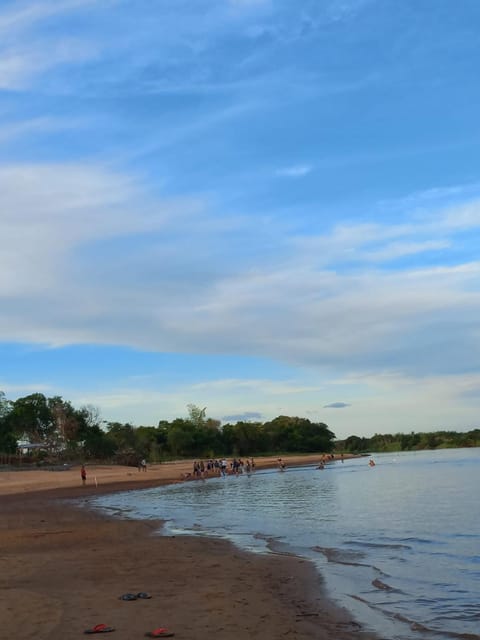 Cabaña Doña Angela Playa- Frente del rio Paraná 25 personas House in Corrientes Province, Argentina