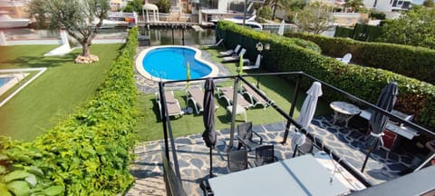 Garden, Balcony/Terrace, Swimming pool