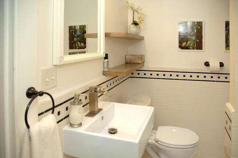MayLi Place Luxury King Suite Downtown St Augustine Bed and Breakfast in Saint Augustine
