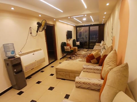 شقة فندقية مكيفه بالكامل فيو بحر رائع سيدى بشر Apartment in Alexandria