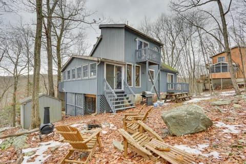 Bushkill Home with Resort Amenities about 8 Mi to Slopes House in Middle Smithfield