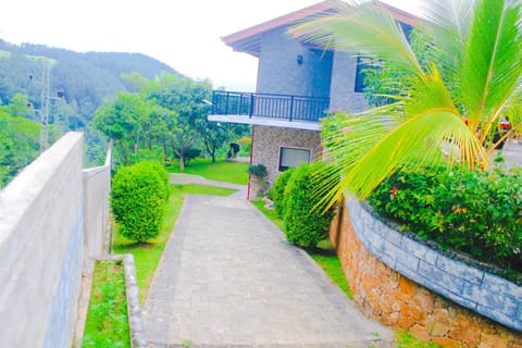 Facade/entrance, Natural landscape, Garden